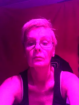 Snapshot of HelgaHimmell chatting on November 15, 2025, 9:43 pm HelgaHimmell online show from November 15, 2025, 9:43 pm