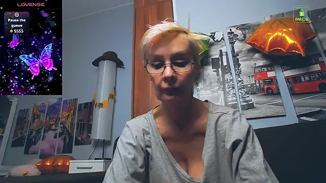 Snapshot of HelgaHimmell chatting on November 20, 2025, 10:48 am HelgaHimmell online show from November 20, 2025, 10:48 am