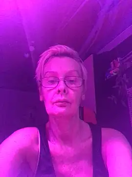 Snapshot of HelgaHimmell chatting on December 1, 2025, 1:05 pm HelgaHimmell online show from December 1, 2025, 1:05 pm