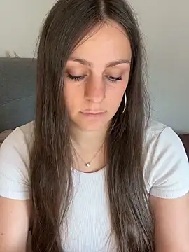 Snapshot of Loella-Rose chatting on September 28, 2025, 11:48 am Loella-Rose online show from September 28, 2025, 11:48 am