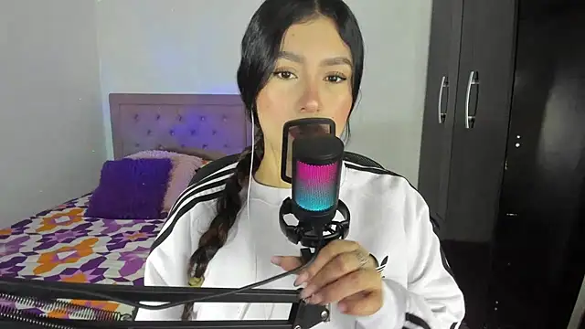 Snapshot of youpinkgirl_ chatting on November 12, 2025, 10:20 pm youpinkgirl online show from November 12, 2025, 10:20 pm