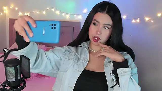 Snapshot of youpinkgirl_ chatting on December 17, 2025, 9:10 pm youpinkgirl online show from December 17, 2025, 9:10 pm