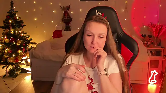 Snapshot of desperatehousewife__ chatting on January 13, 2025, 12:45 pm desperatehousewife online show from January 13, 2025, 12:45 pm