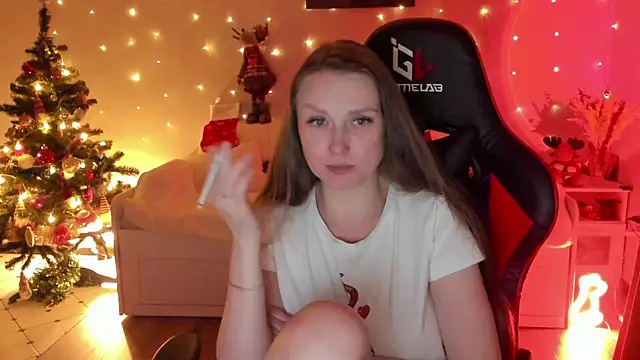 Snapshot of desperatehousewife__ chatting on January 13, 2025, 6:49 pm desperatehousewife online show from January 13, 2025, 6:49 pm