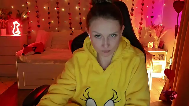 Snapshot of desperatehousewife__ chatting on February 6, 2025, 10:37 am desperatehousewife online show from February 6, 2025, 10:37 am