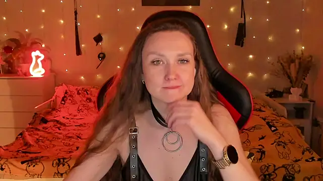 Snapshot of desperatehousewife__ chatting on September 16, 2025, 6:20 pm desperatehousewife online show from September 16, 2025, 6:20 pm