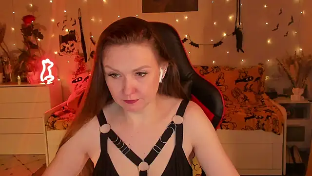 Snapshot of desperatehousewife__ chatting on November 1, 2025, 5:04 pm desperatehousewife online show from November 1, 2025, 5:04 pm