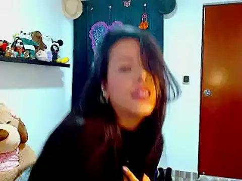 ella peck online show from December 1, 2024, 8:20 pm