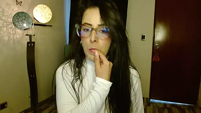 ella peck online show from September 9, 2025, 2:55 am