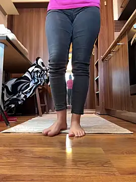 Hotmomcheckk  online show from February 25, 2025, 2:54 pm