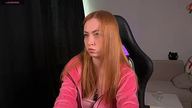 LinaWitch online show from September 27, 2025, 11:04 am