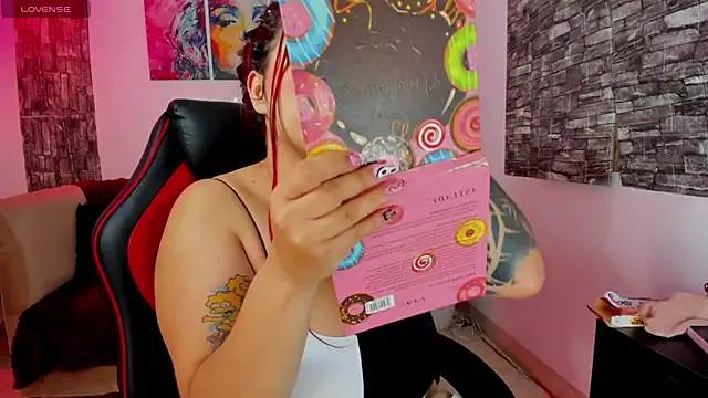 Snapshot of Ariadna_sc chatting on October 6, 2025, 1:30 pm Ariadna sc online show from October 6, 2025, 1:30 pm