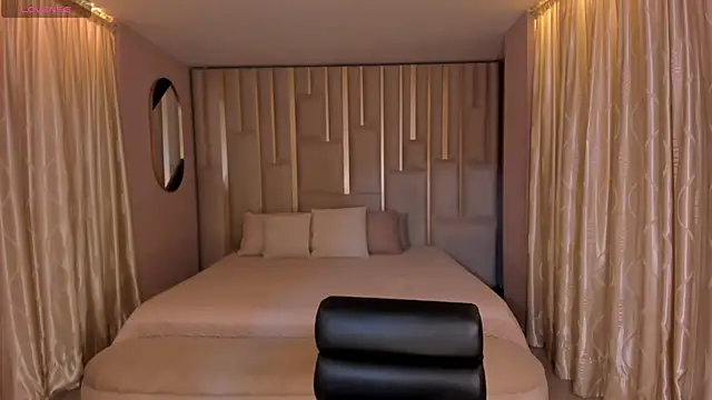 MollySundersX online show from October 28, 2025, 8:11 pm