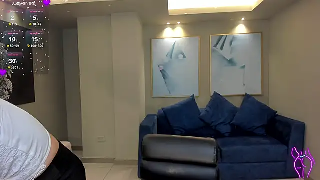 MollySundersX online show from November 11, 2025, 8:53 pm