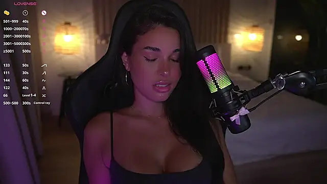 Snapshot of Lizhush_ chatting on February 18, 2025, 7:41 pm Lizhush  online show from February 18, 2025, 7:41 pm