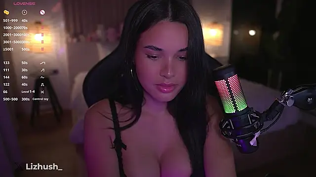 Snapshot of Lizhush_ chatting on March 16, 2025, 6:01 pm Lizhush  online show from March 16, 2025, 6:01 pm