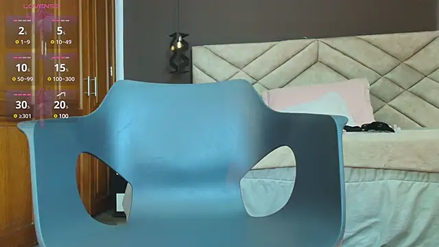 Snapshot of Raquel_jones chatting on March 6, 2025, 5:43 pm Raquel jones online show from March 6, 2025, 5:43 pm