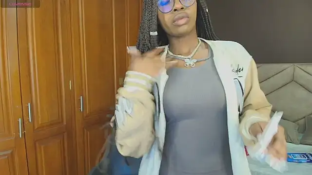 Snapshot of Raquel_jones chatting on September 14, 2025, 11:42 am Raquel jones online show from September 14, 2025, 11:42 am