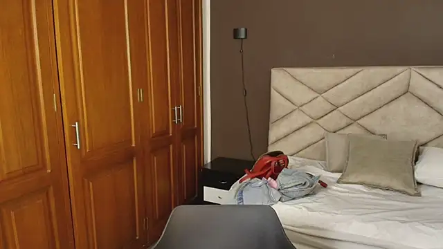 Raquel jones online show from October 27, 2025, 7:18 pm