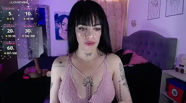 violett honney online show from January 12, 2025, 8:47 pm