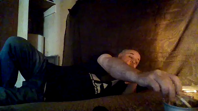 Nightshade7712 online show from September 23, 2025, 3:04 pm