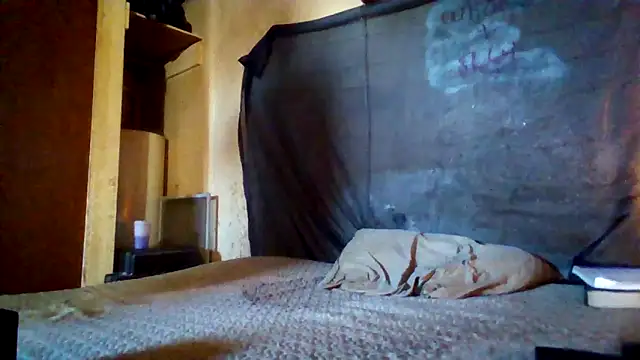 Nightshade7712 online show from October 28, 2025, 7:27 pm