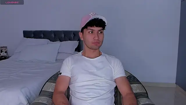 Snapshot of Valerio_James7 chatting on December 3, 2024, 4:06 pm Valerio James7 online show from December 3, 2024, 4:06 pm