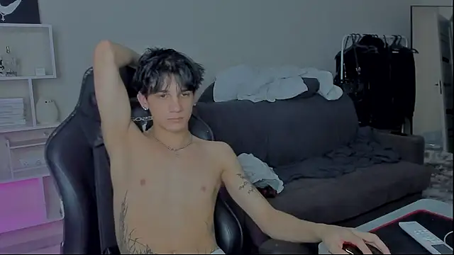 Snapshot of MarkBrowniii chatting on December 1, 2024, 10:53 pm MarkBrowniii online show from December 1, 2024, 10:53 pm