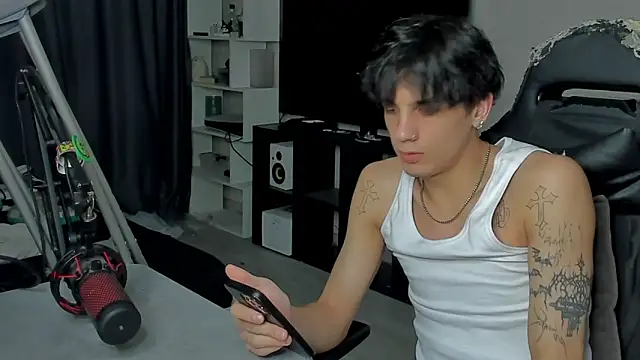 Snapshot of MarkBrowniii chatting on September 14, 2025, 2:54 am MarkBrowniii online show from September 14, 2025, 2:54 am