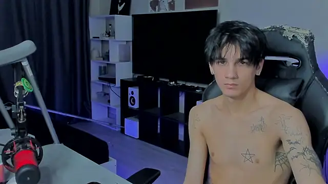 Snapshot of MarkBrowniii chatting on September 19, 2025, 5:20 am MarkBrowniii online show from September 19, 2025, 5:20 am