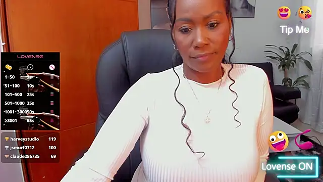 Snapshot of Alison_Lemos chatting on February 6, 2025, 10:59 am Alison Lemos online show from February 6, 2025, 10:59 am