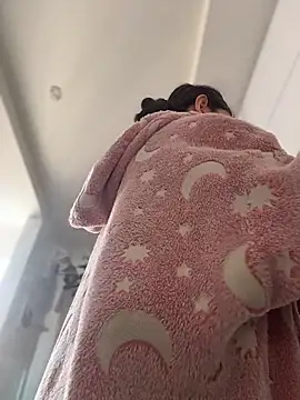 Bonniepark online show from November 30, 2025, 1:04 pm