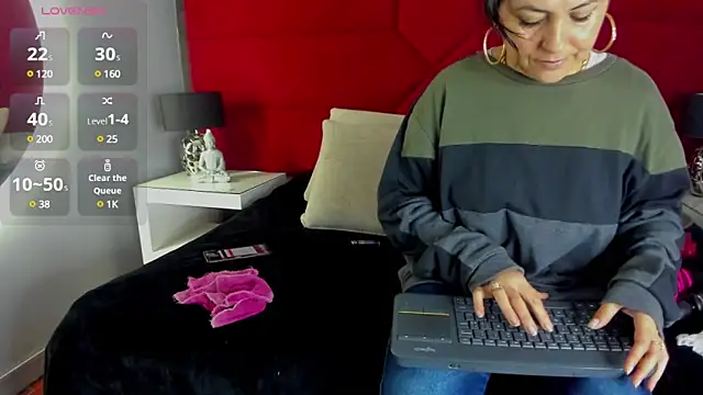 Snapshot of hanny_milf chatting on March 13, 2025, 6:45 pm hanny milf online show from March 13, 2025, 6:45 pm