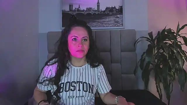 Snapshot of hanny_milf chatting on September 12, 2025, 12:27 pm hanny milf online show from September 12, 2025, 12:27 pm