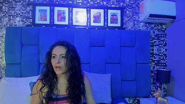 Snapshot of hanny_milf chatting on October 22, 2025, 11:32 am hanny milf online show from October 22, 2025, 11:32 am