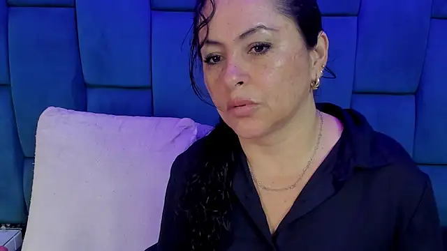 Snapshot of hanny_milf chatting on October 29, 2025, 11:45 am hanny milf online show from October 29, 2025, 11:45 am