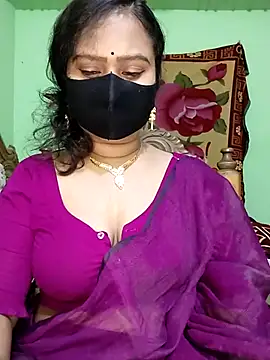 Idhika Paul online show from March 2, 2025, 6:40 pm