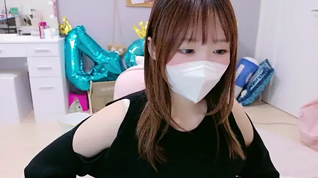 Snapshot of Yui-Ch chatting on November 27, 2025, 12:07 pm Yui-Ch online show from November 27, 2025, 12:07 pm