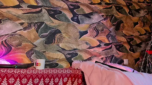 Snapshot of CrystalRey chatting on January 11, 2025, 5:31 am CrystalRey online show from January 11, 2025, 5:31 am