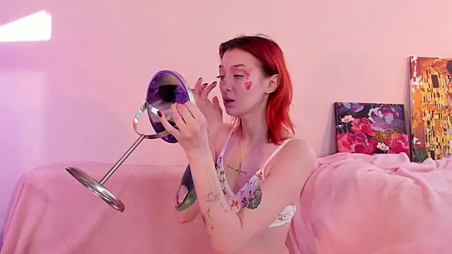 Snapshot of CrystalRey chatting on February 17, 2025, 5:14 am CrystalRey online show from February 17, 2025, 5:14 am