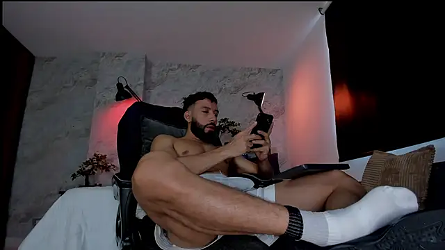 Snapshot of bruno_woods chatting on December 3, 2025, 7:34 pm bruno woods online show from December 3, 2025, 7:34 pm