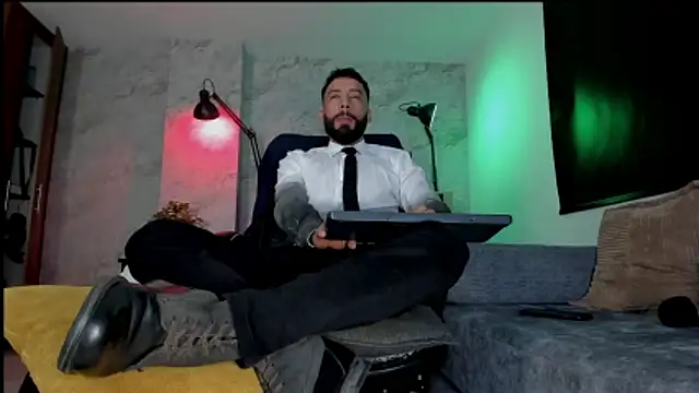 Snapshot of bruno_woods chatting on December 4, 2025, 11:52 am bruno woods online show from December 4, 2025, 11:52 am