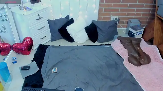 merida blue  online show from January 15, 2025, 7:26 am