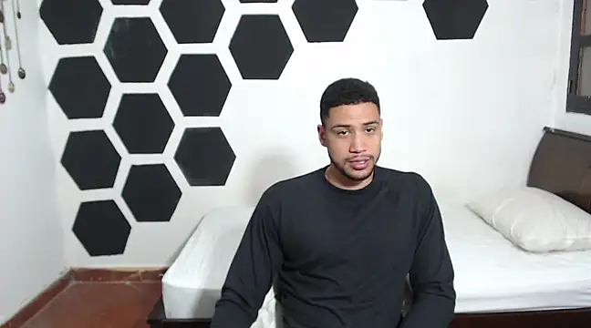 Jhors  Collens online show from February 7, 2025, 6:03 am