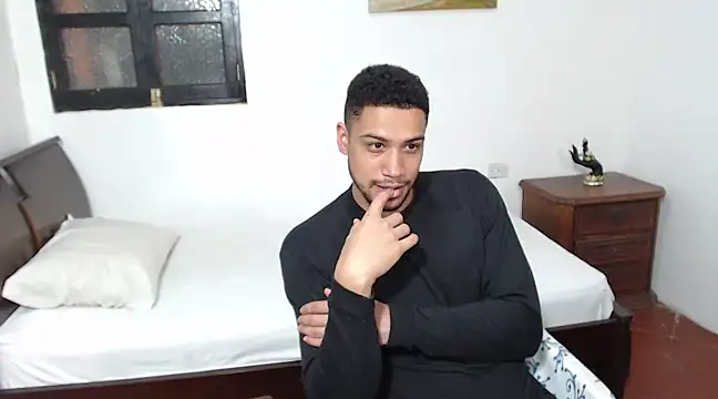 Jhors  Collens online show from February 28, 2025, 7:58 am