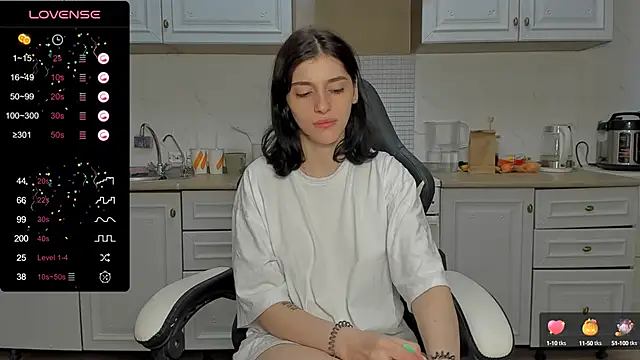 broosnica1 online show from December 30, 2024, 12:09 pm