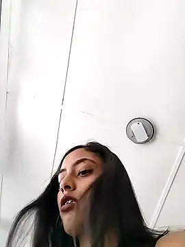 cleopatra-phaedra online show from February 7, 2025, 9:05 am