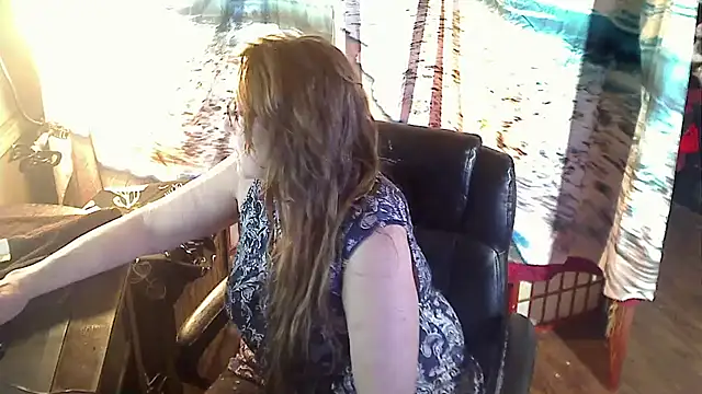 Snapshot of Ireallysquirt chatting on January 27, 2025, 3:37 am Ireallysquirt online show from January 27, 2025, 3:37 am