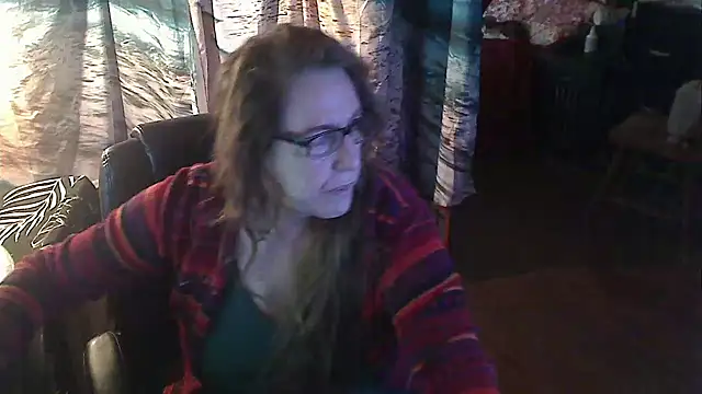 Snapshot of Ireallysquirt chatting on February 1, 2025, 10:13 pm Ireallysquirt online show from February 1, 2025, 10:13 pm