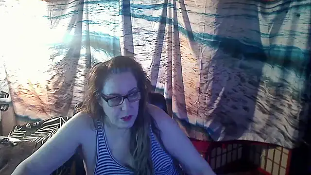 Snapshot of Ireallysquirt chatting on February 5, 2025, 11:39 pm Ireallysquirt online show from February 5, 2025, 11:39 pm